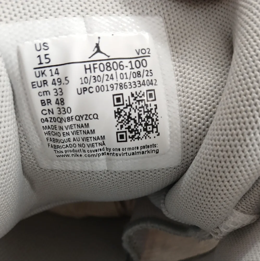 Nike Air Jordan Zoom White and Gray Athletic Sneakers - Picture 7 of 14